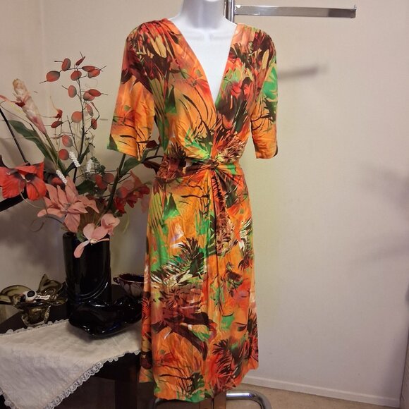 NWOT Kapalua Women’s Multi Color Printed Short Sleeve V Neck Midi Dress Size 10 - Picture 3 of 9